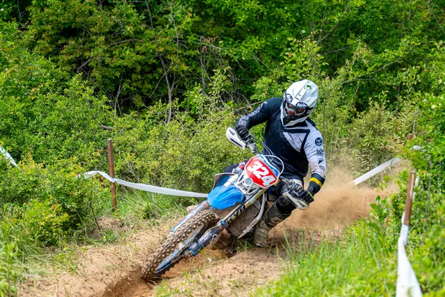 Kanyar a kaposvári enduro versenyen
